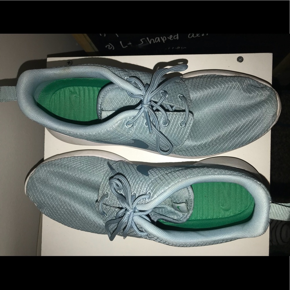 Nike Roshes Size 8